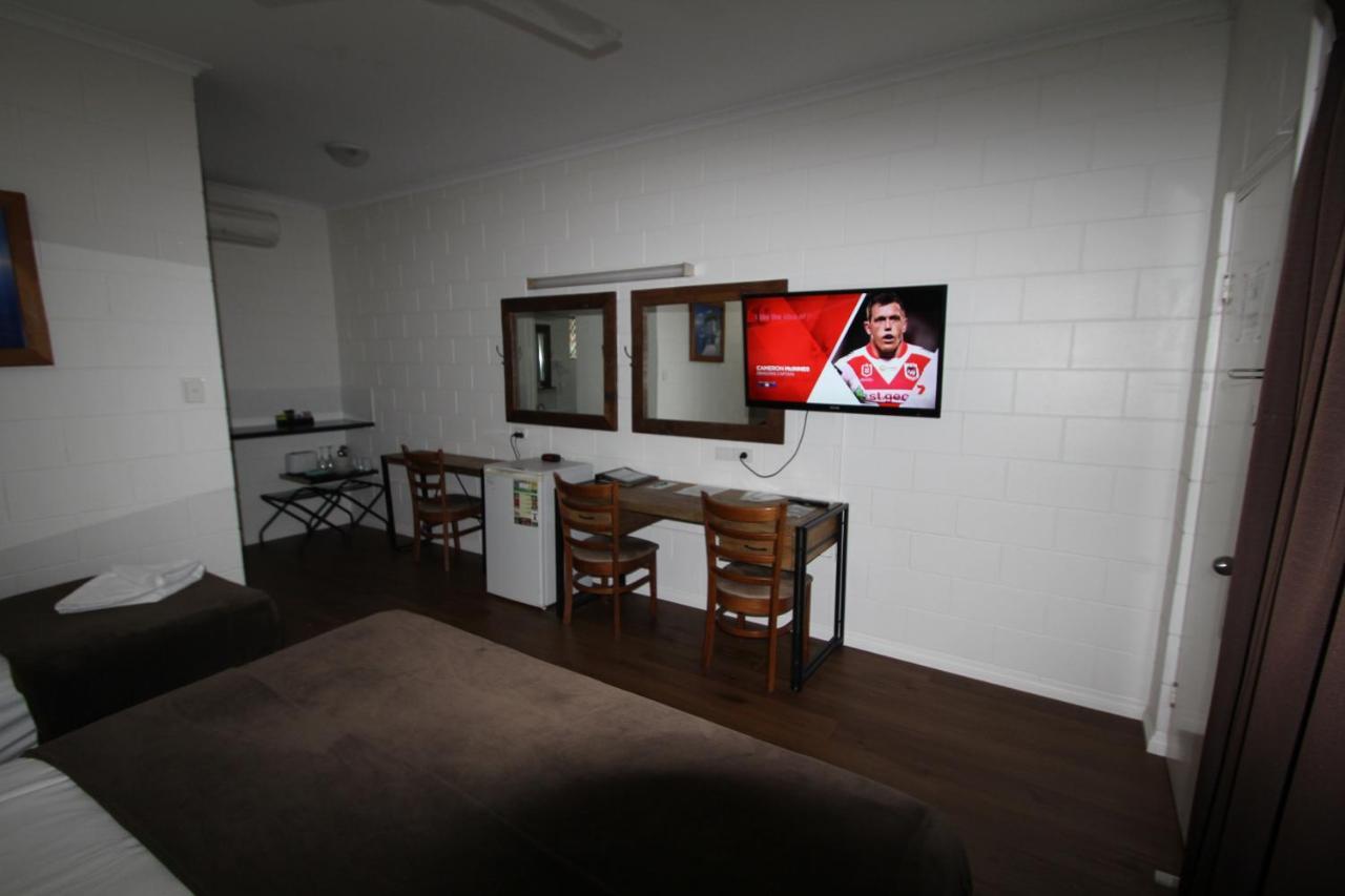 Colonial Rose Motel Таунсвил Екстериор снимка