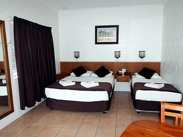 Colonial Rose Motel Таунсвил Екстериор снимка