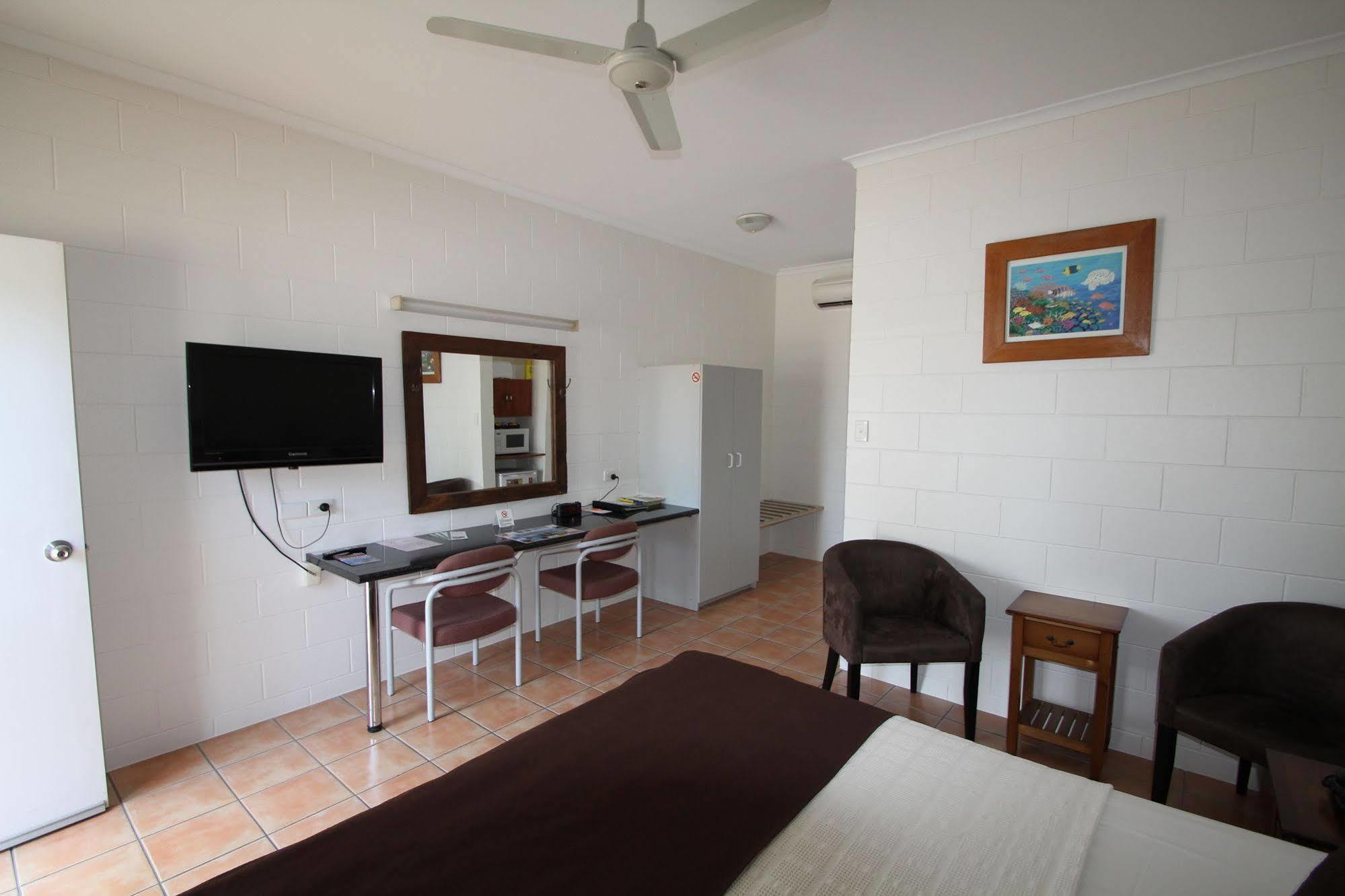 Colonial Rose Motel Таунсвил Екстериор снимка