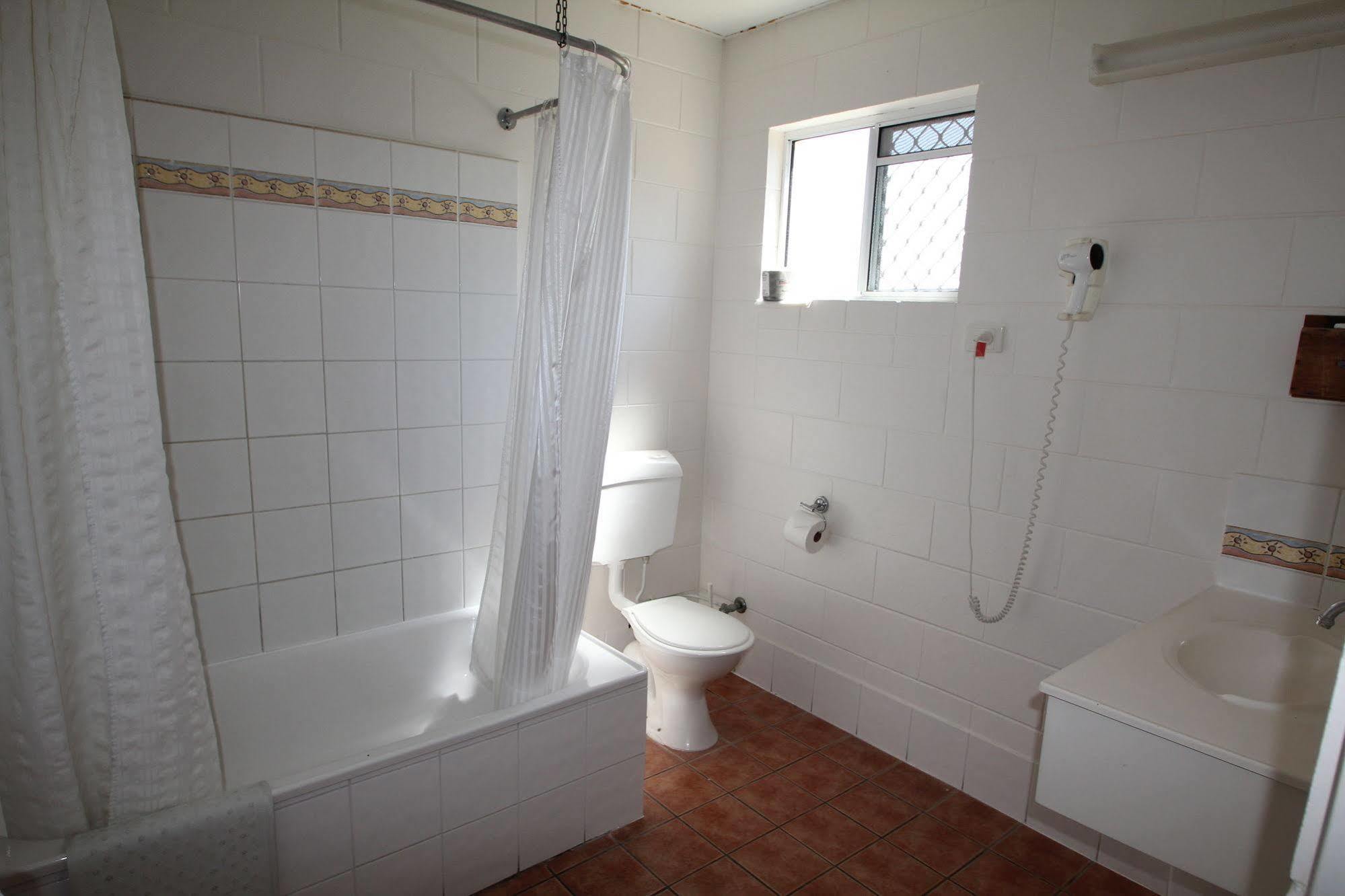 Colonial Rose Motel Таунсвил Екстериор снимка