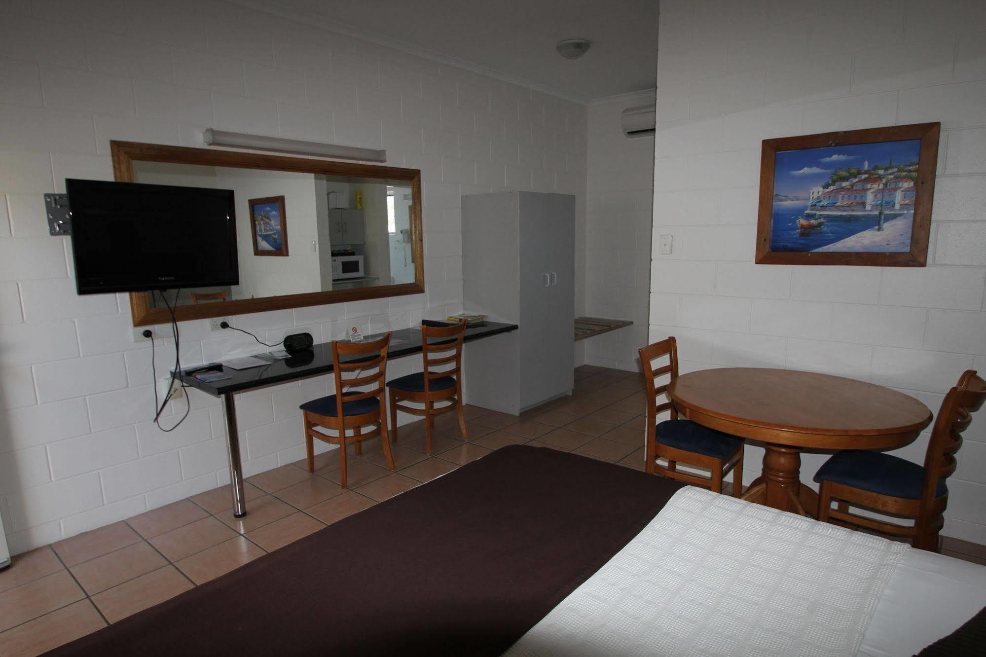 Colonial Rose Motel Таунсвил Екстериор снимка